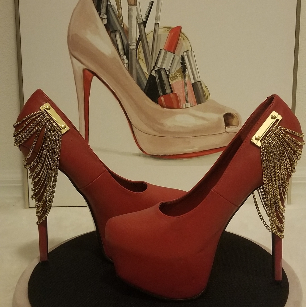 Red pumps
